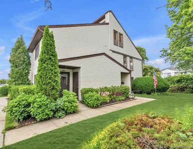 100 Daly Boulevard #1802