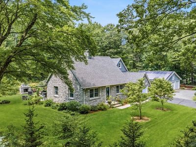 33 Rattle Hill Rd