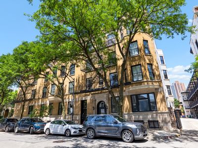 210 W Eugenie St APT 2N
