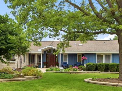 Property at 1110 Lake Shore Dr N, Barrington, IL