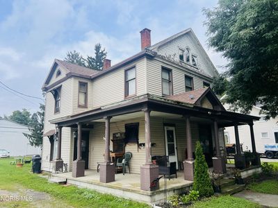 214 & 214-1/2 South St #7