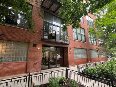 2210 W Wabansia Ave APT 302