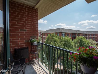 845 E 22nd St #B-417