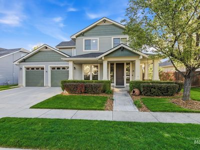 930 W Cagney Dr