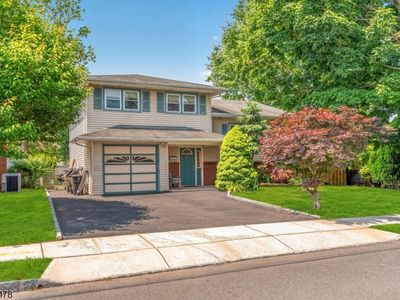 2736 Andrea Rd