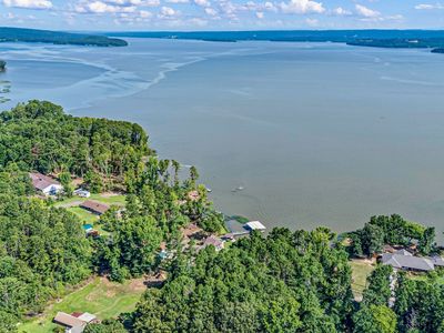 10101 Lakeshore Loop