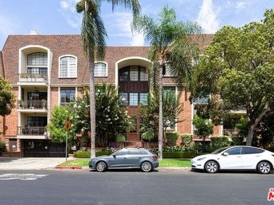 11939 Gorham Ave APT 204