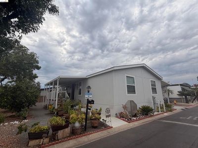 2700 E Valley Pkwy