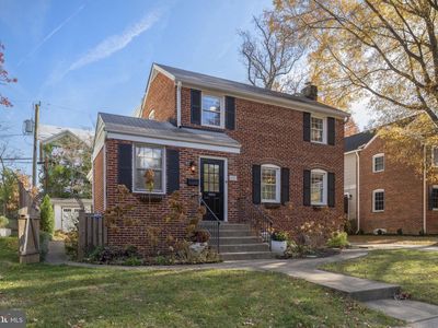 2723 N George Mason Dr