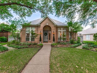 6841 Colonnade Dr