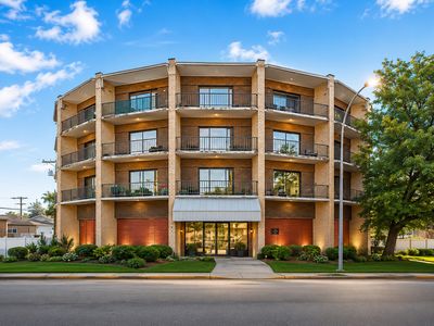 3900 W 95th St APT 201