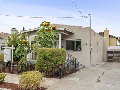 332 W Broadmoor Blvd