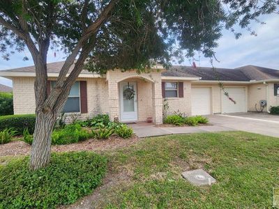 9 Doral Dr