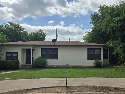 307 Pou Ave