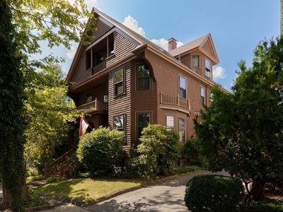 3 Moultrie St