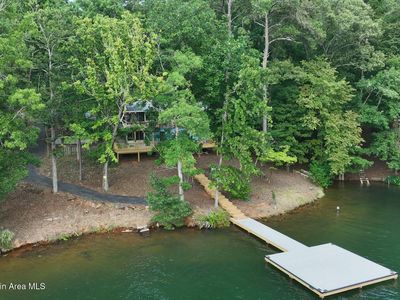 801 Windy Point Dr