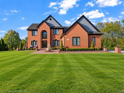 653 Holbrooke Dr