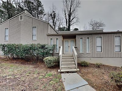 2929 Manitoba Ln