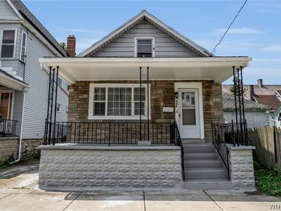 468 Plymouth Ave