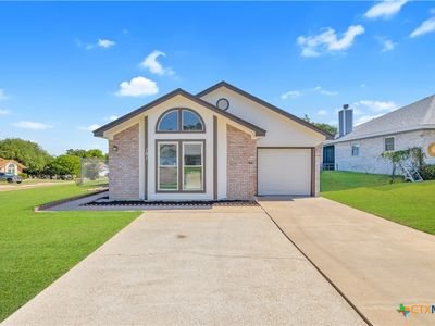 101 Surrey Cir