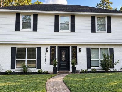 11807 Glenway Dr