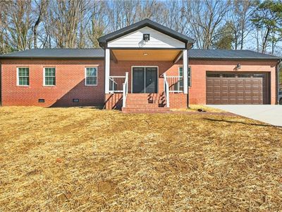 1256 Cloister Dr