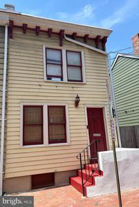 255 Clay St