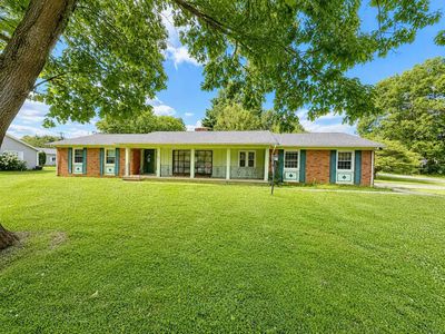 816 E Tulip Ln