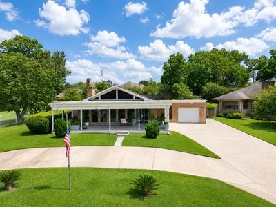 1617 Green Briar Dr