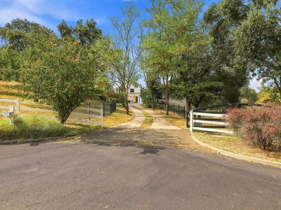 180 Rainbow Valley Ln