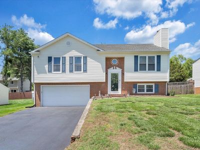 6032 Old Manor Ct