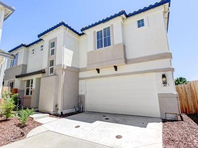 407 Caravaggio Cir