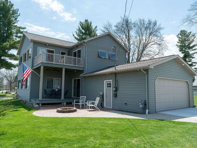 607 Shoreline Dr