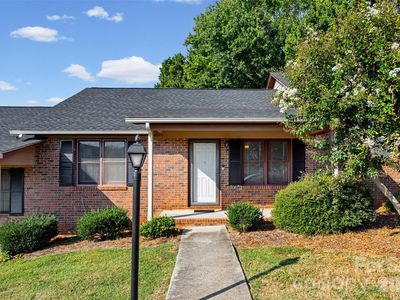 147 Glenwood Dr APT B