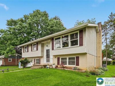 3635 Stephen Crane Ln