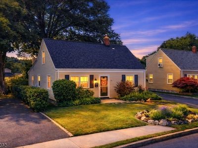 72 Robertson Ave