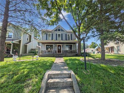 216 E Main St