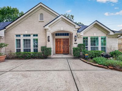 1438 Forest Home Dr