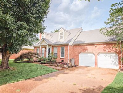 2858 Iroquois Dr