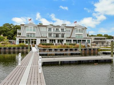 89 River Rd #304