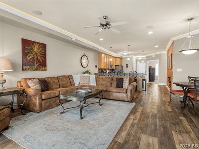 1200 Lands End Pkwy #423
