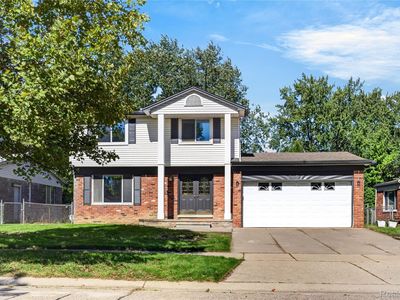 1699 Crestline Dr