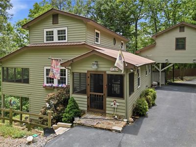 946 Laurel Cir