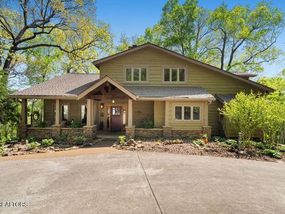 2232 Lakefront Dr
