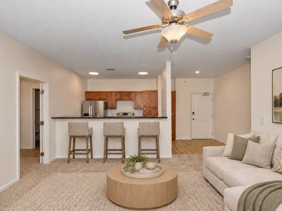 6350 Coachlight Dr Unit 3204