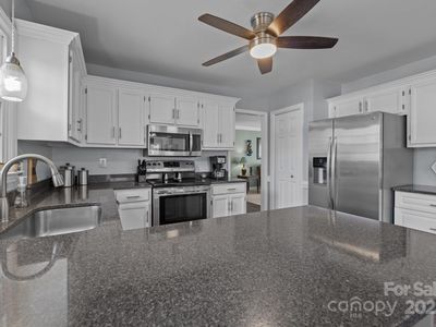 2439 Heathershire Ln