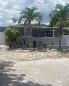 827 SW 128th Ave