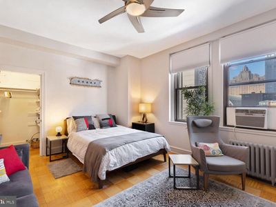 250 S 13th St APT 8F