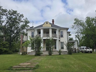 859 N 4th St
