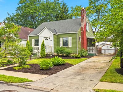449 Columbian Ave